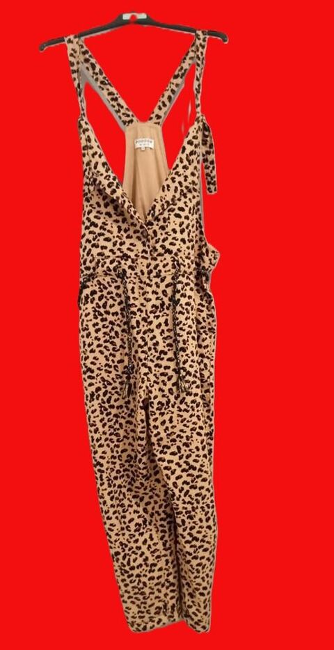 Salopette imprim� l�opard. moderne. Violaines (62)