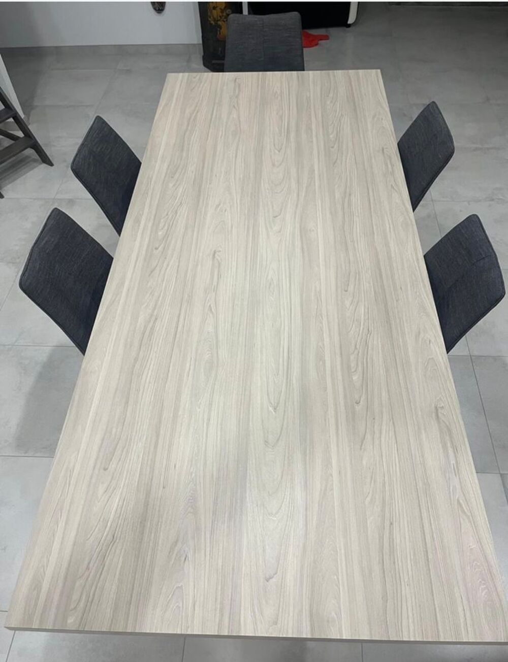 Grande table de salle &agrave; manger moderne bois ch&ecirc;ne massif Meubles