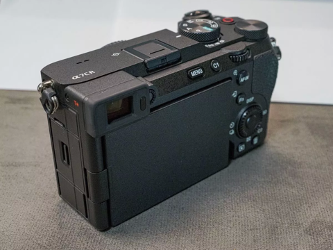 SONAY AlPHA 7CR hybride plein format � objectif interchangea 550 Bordeaux (33)