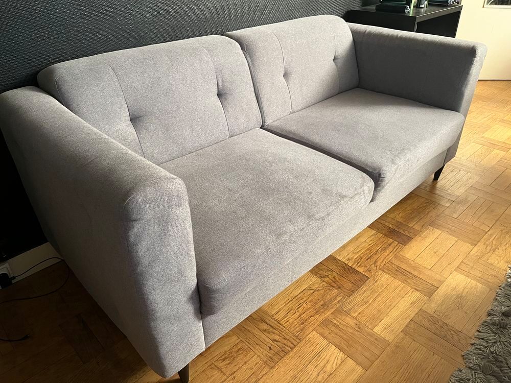 canap&eacute; 3 places en tissu gris - 100€ Meubles