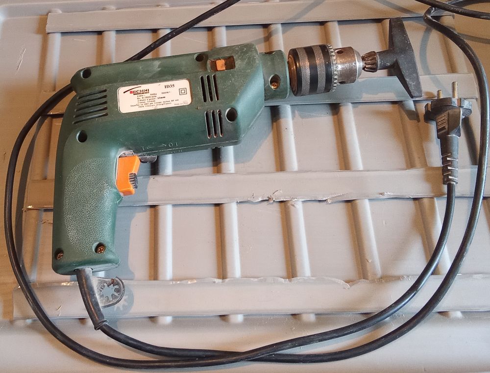 Perceuse et Fer chauffant Bricolage