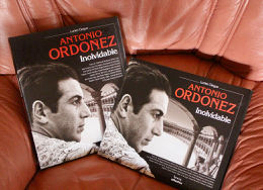LUCIEN CLERGUE : "ANTONIO ORDONEZ "
Livres et BD