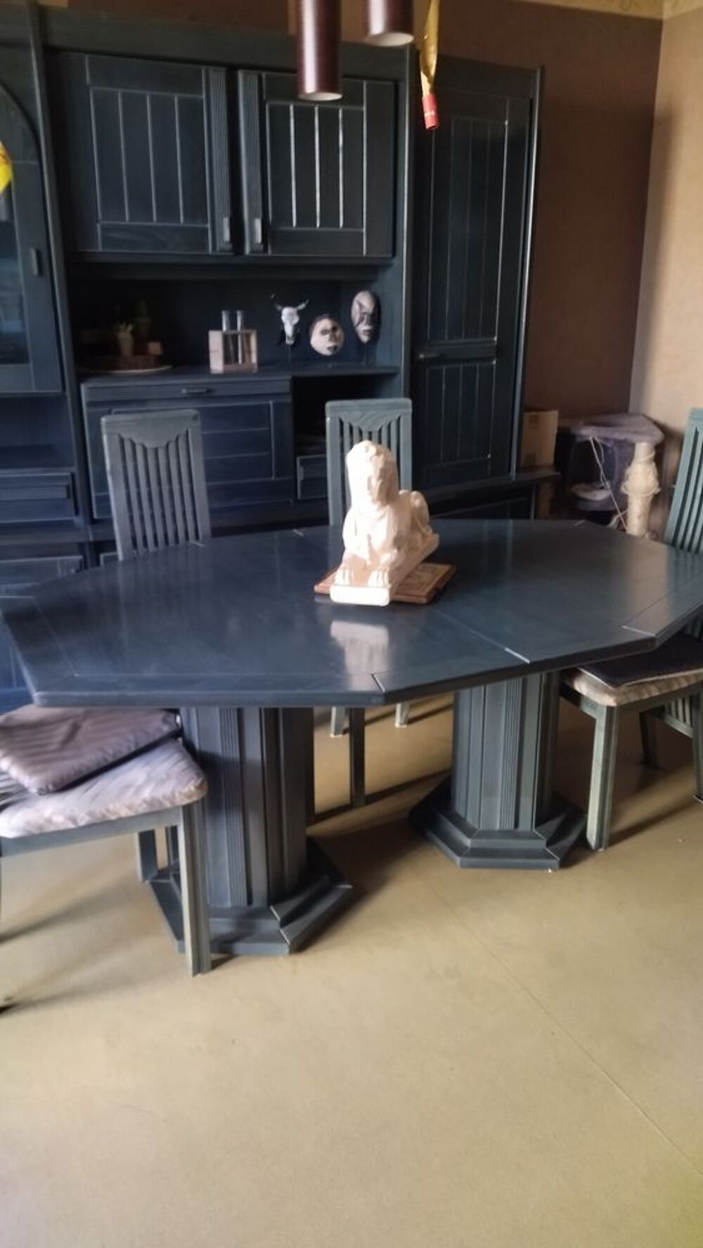, salle &agrave; manger . Meubles