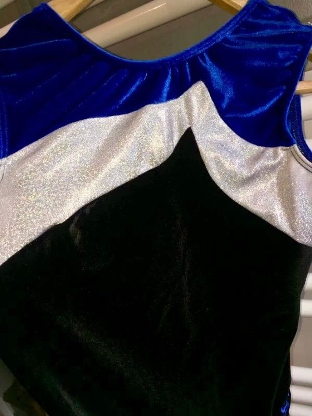 Justaucorps de gym en velours taille 14 ans en tbe &agrave; 15 euro Vêtements enfants
