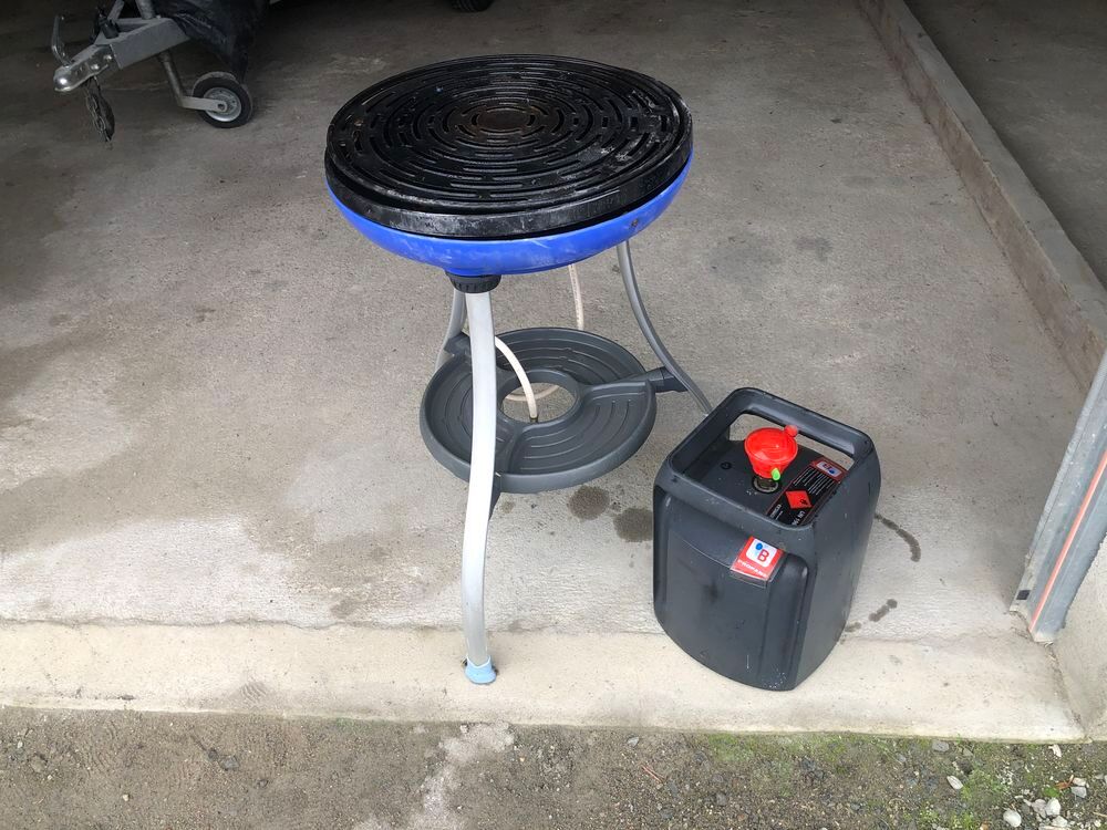 barbecue gaz - bon &eacute;tat . Jardin