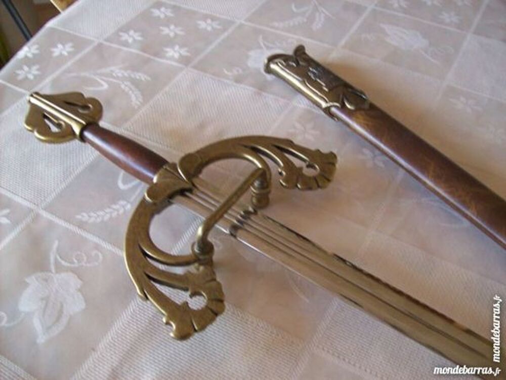 &Eacute;P&Eacute;E TEMPLIERS + CANNE EPEE Herdeguen Décoration