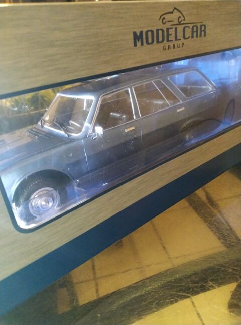 PEUGEOT 504 BREAK BLEU 1976 MODELCAR 1/18 65 Valleiry (74)