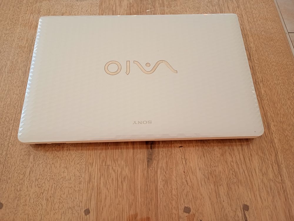 ordinateur portable et imprimante Matériel informatique
