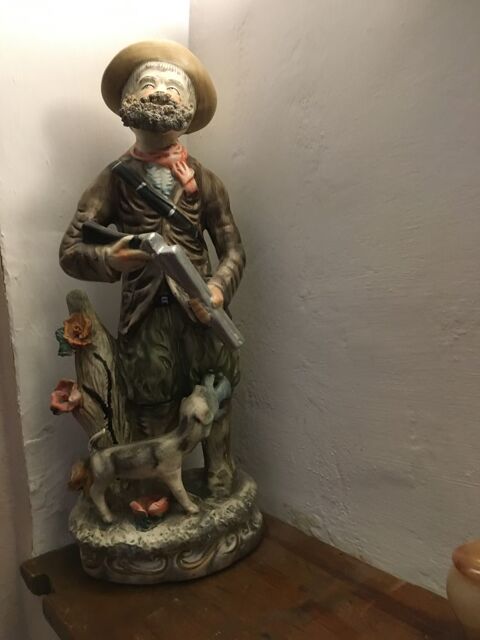 chasseur statuette  15 Les Mées (04)