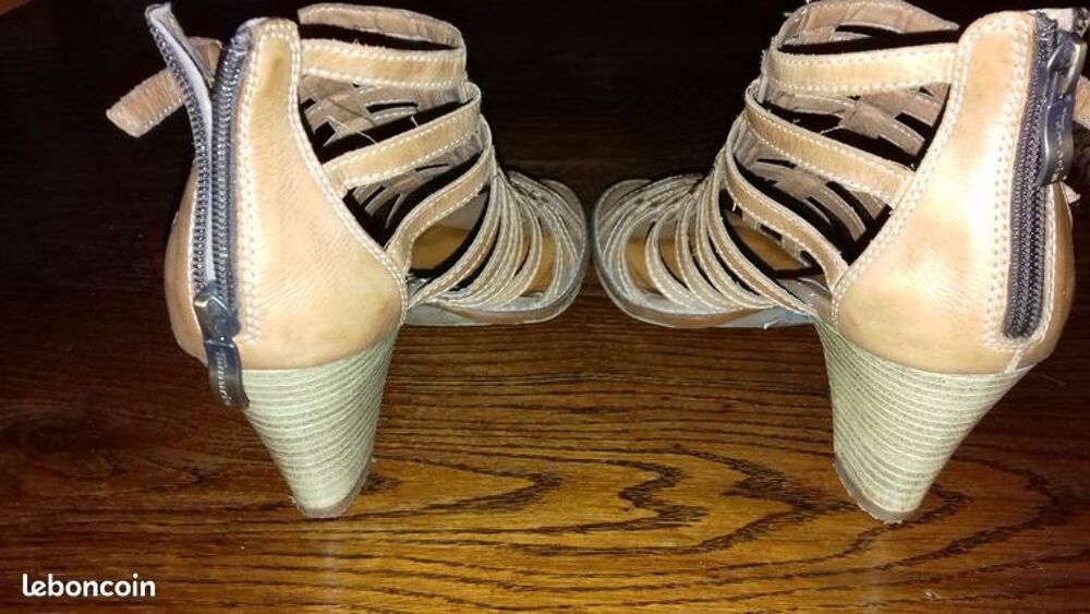 Paire de chaussures Chaussures
