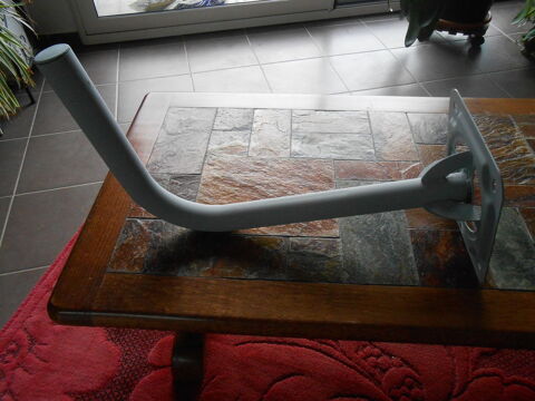 bras de d�port en acier 45cm long et 29 en hauteur 10 Marck (62)