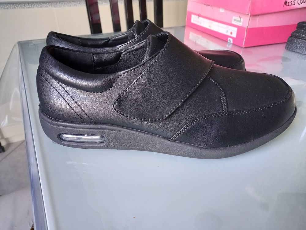 Chaussure homme &agrave; scratch T 43 Chaussures