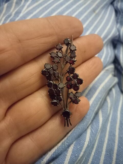 broche vintage en or massif et grenats 1000 Paris 1 (75)