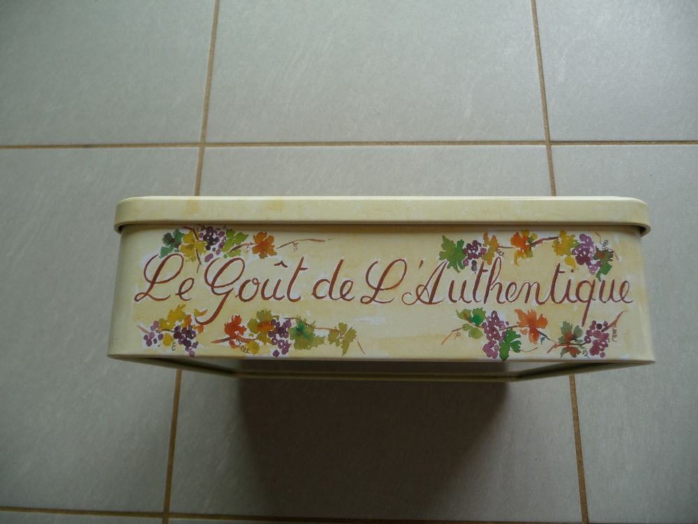 Boite m&eacute;tal &agrave; g&acirc;teaux grand mod&egrave;le la cure gourmande Cuisine