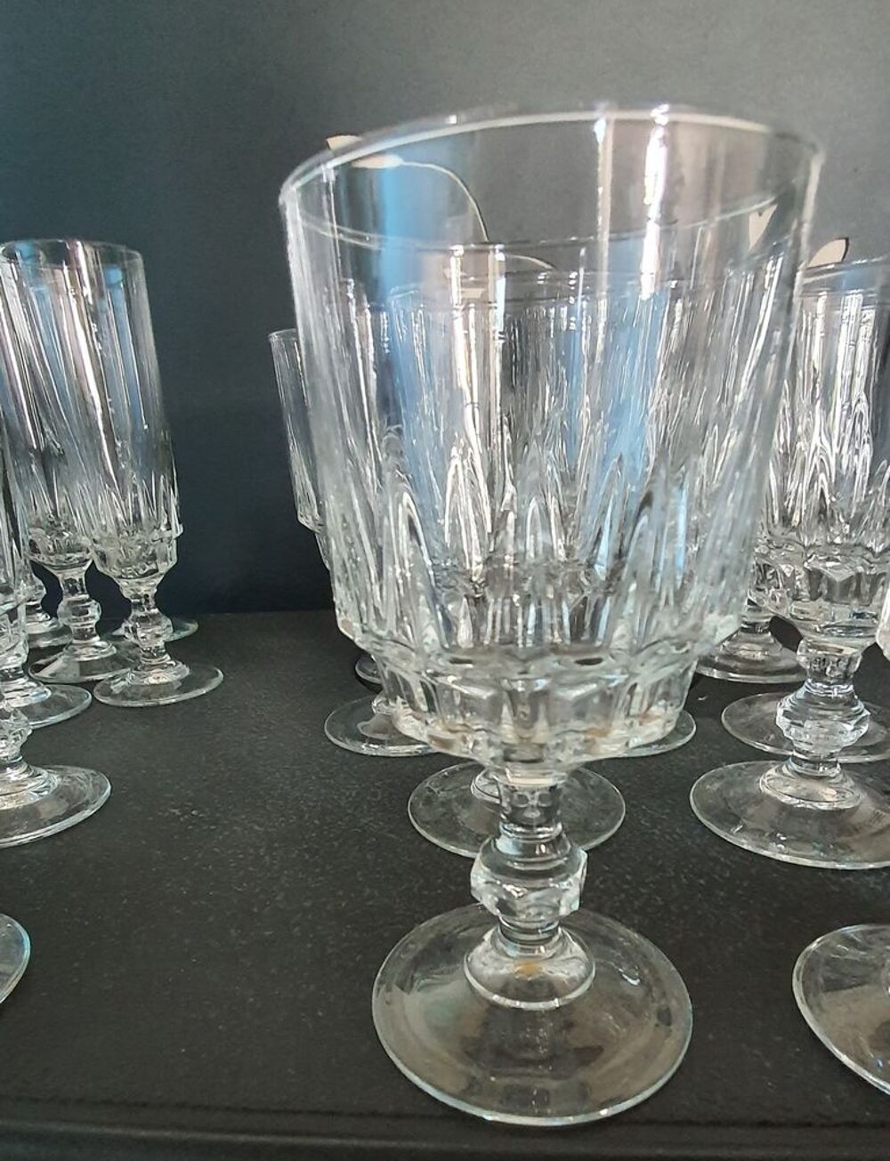 Ensemble de 39 Verres &agrave; pied Luminarc Décoration