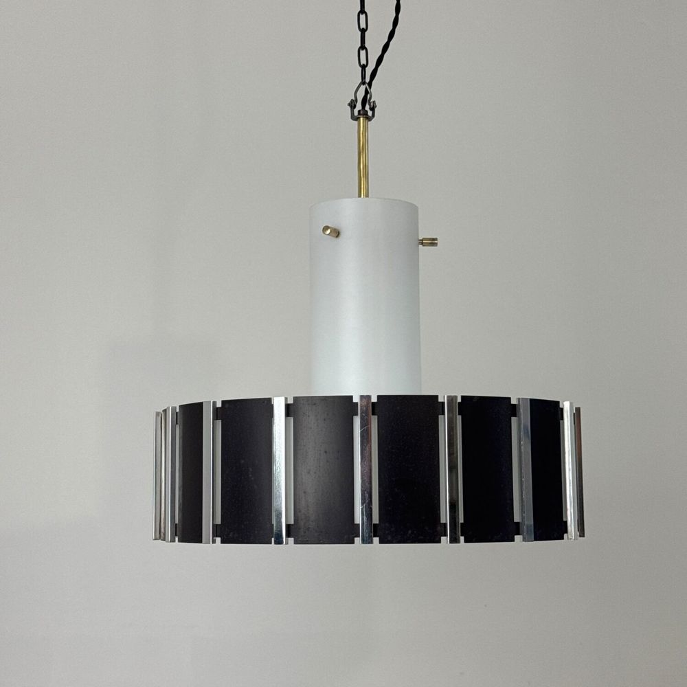 Ancienne SUSPENSION EN OPALINE SPACE AGE "&nbsp;WILA&nbsp;" vintage
Décoration