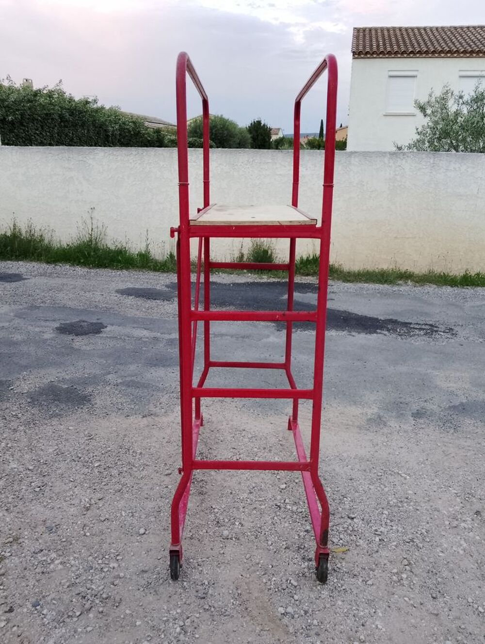 &eacute;chafaudage roulant plateau bois structure tubulaire acier Bricolage
