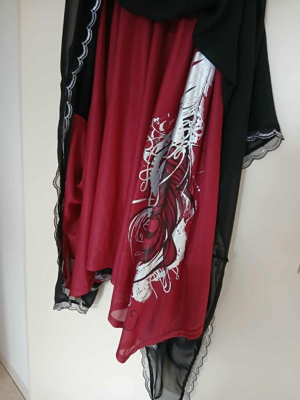  Robe Clara Vitti noire dragon doubl&eacute;e de satin rouge N&deg;1416 Vêtements