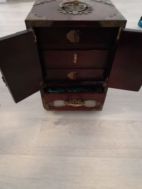 Boite a bijoux 40 Meulan (78)