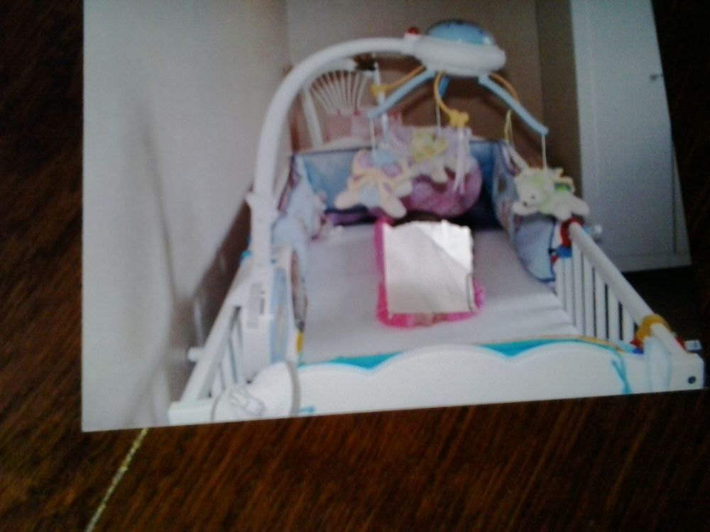 un lit b&eacute;b&eacute; Mobilier enfants