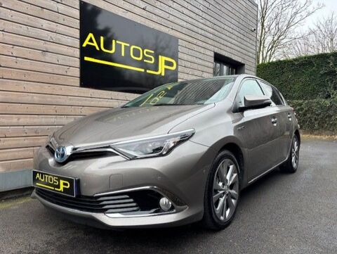 Toyota Auris Touring Sports Hybride 136h Executive 2016 occasion Pierrelaye 95480