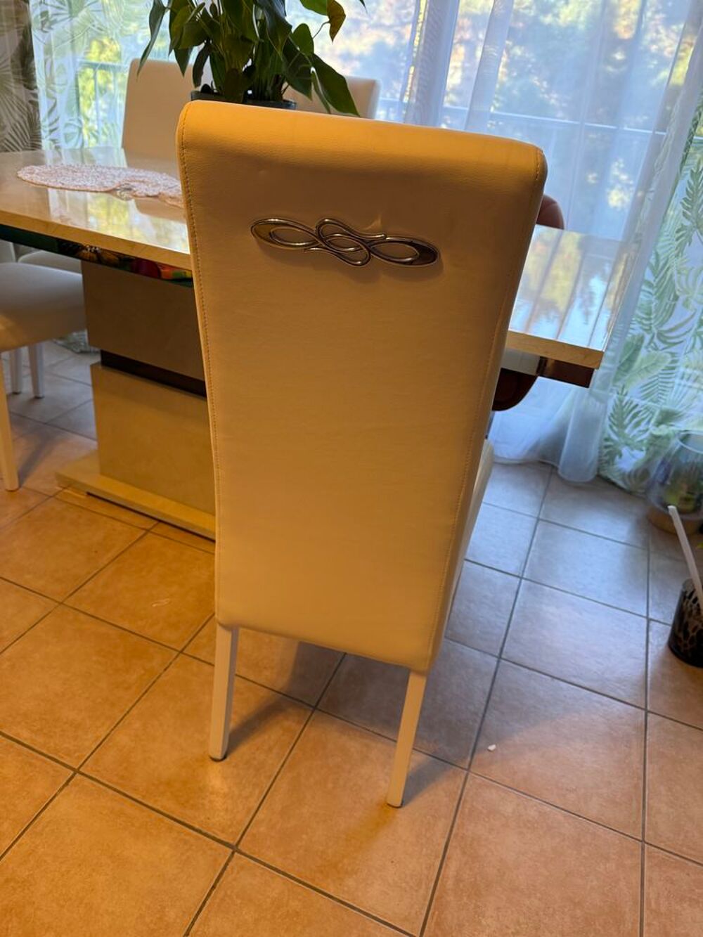 Table + 4 chaises Meubles