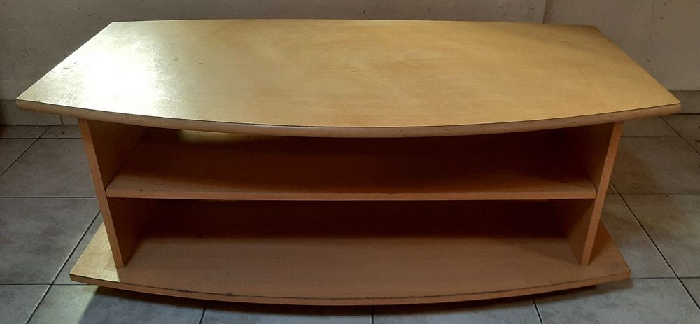 Table basse m&eacute;lamin&eacute;e sur roulettes 110 cm Meubles
