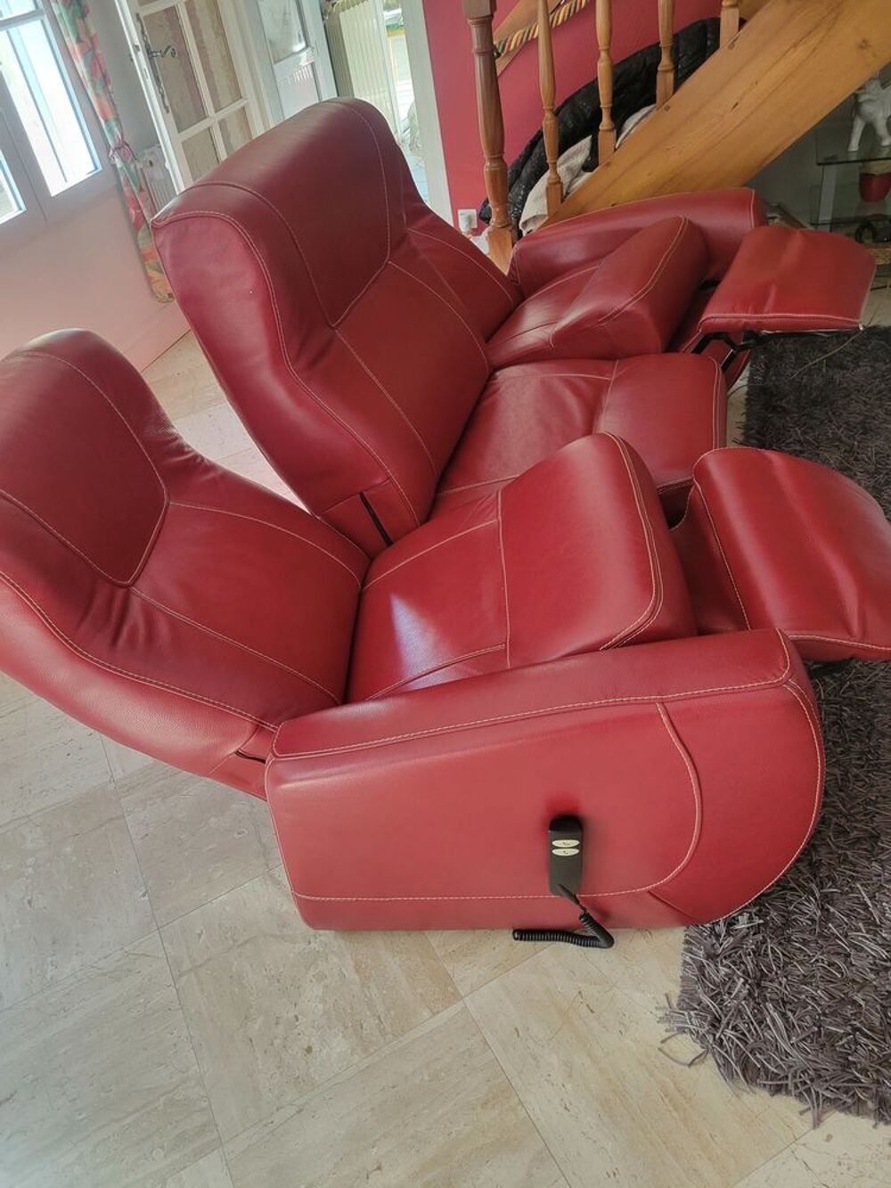 Canap&eacute; Home Cin&eacute;ma cuir rouge et fauteuil assorti Meubles