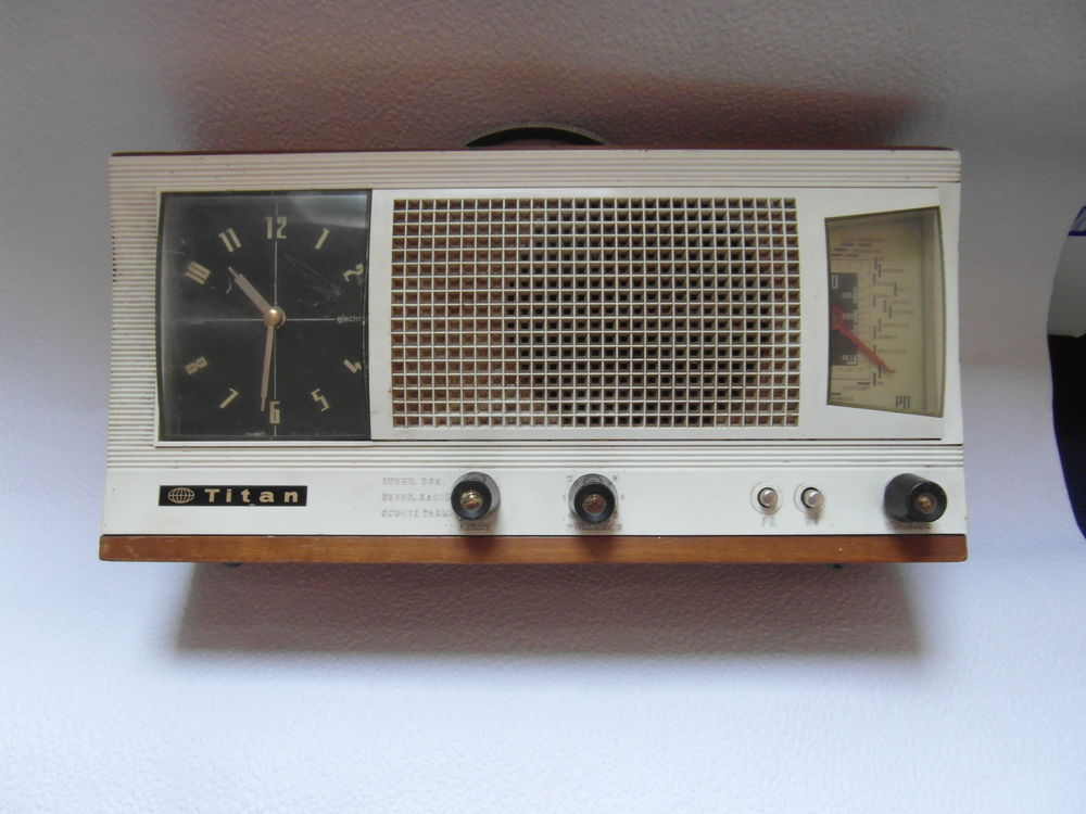 RADIO REVEIL BOIS 1962 