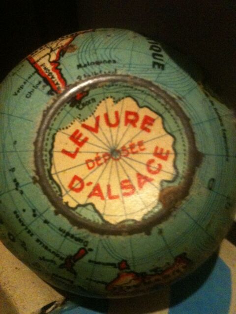 Tirelire globe terrestre vintage  poser 40 Bosc-le-Hard (76)
