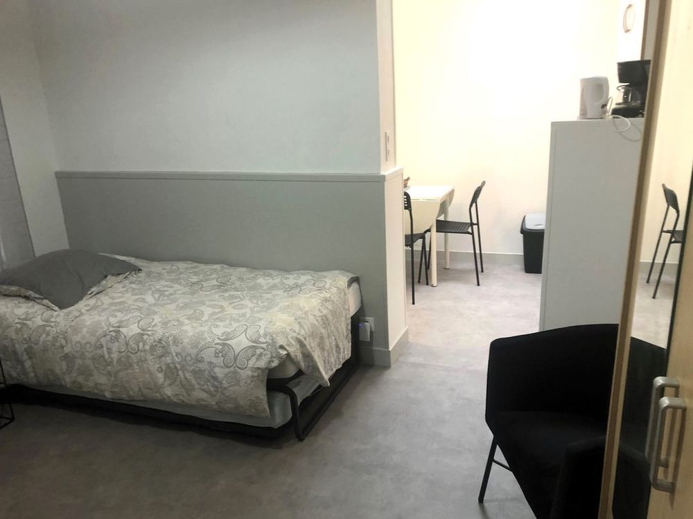   T1 sur cour curiste Auvergne, Vichy (03200)