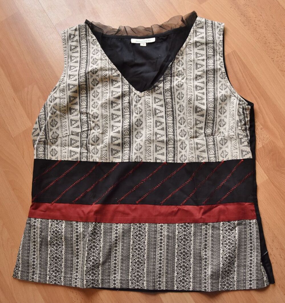 Taille 42. D&eacute;bardeur.Jacqueline RIU. Tr&egrave;s bon &eacute;tat. Vêtements