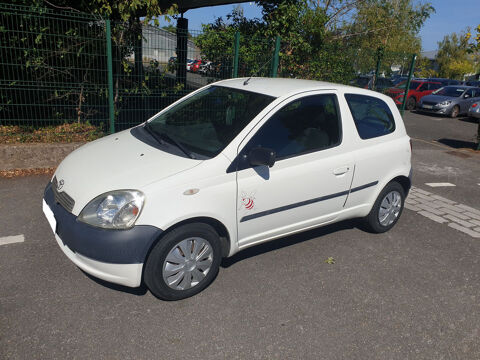 Toyota Yaris 1.0i Linea Terra 2002 occasion Orvault 44700