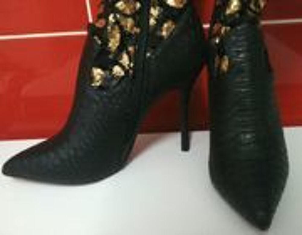 BOTTES NOIR ET DORE, (37) PRIX A D&Eacute;BATTRE Chaussures