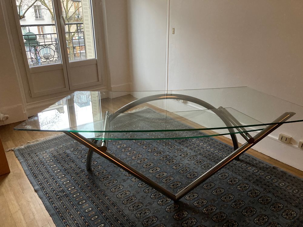 Bureau design en verre et pi&egrave;tement inox Meubles