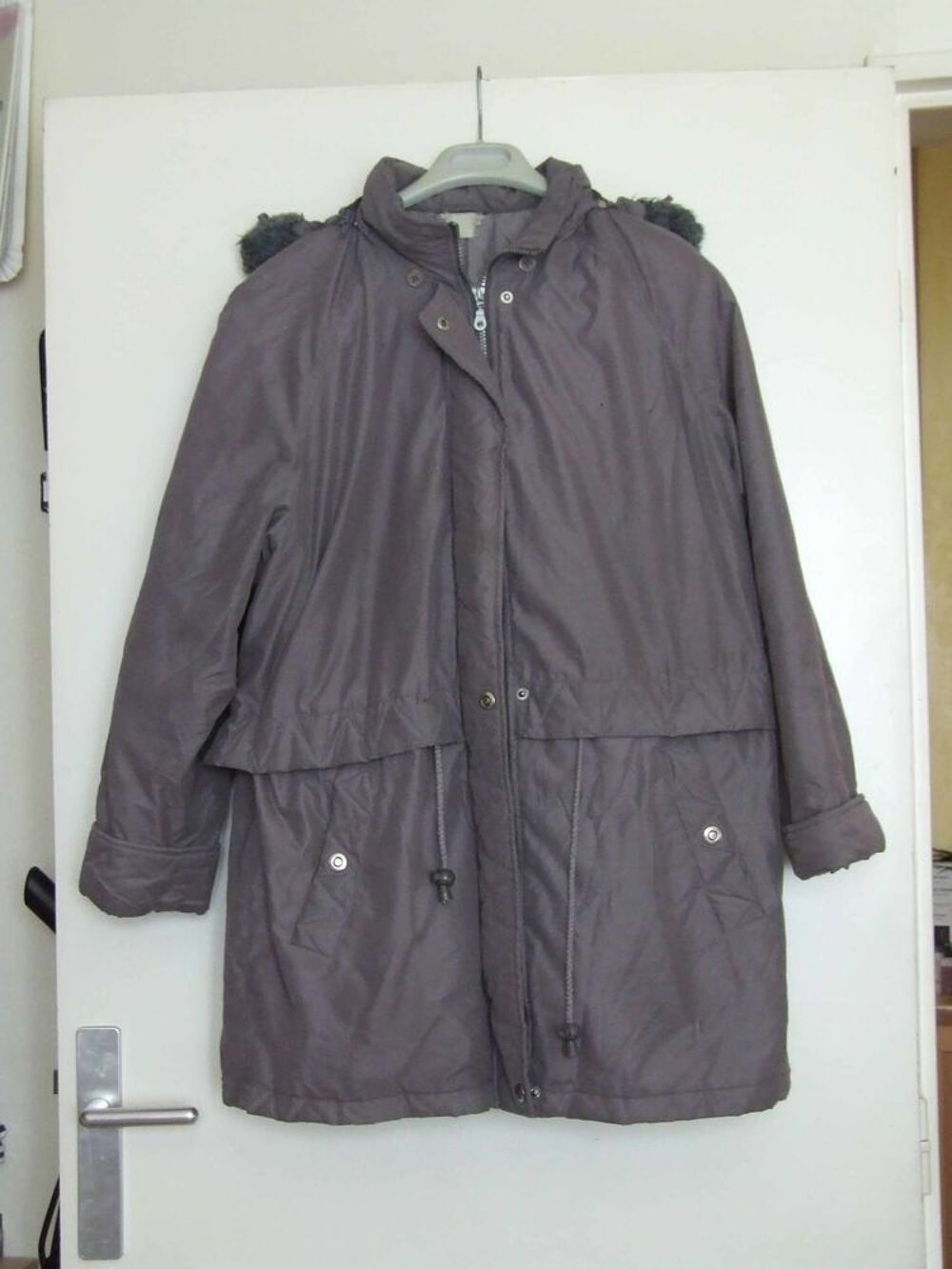 Veste, parka femme. Grise, T. 44 Vêtements