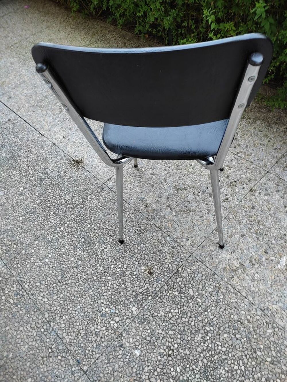 4 chaises noires Cuisine