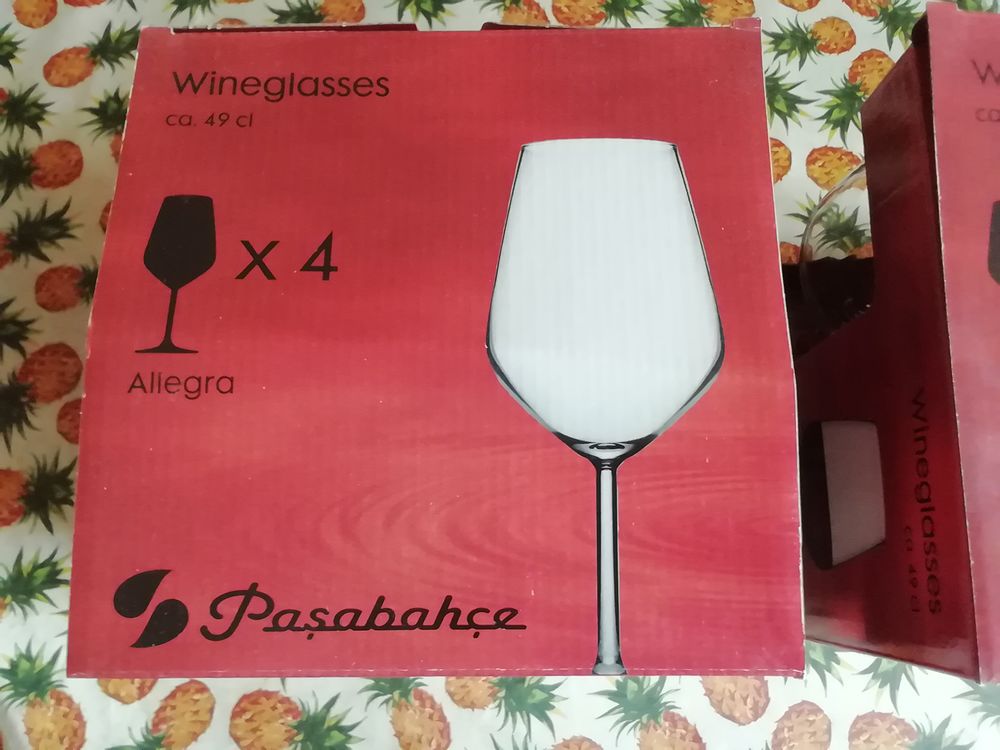 2 coffrets verres &agrave; vin neufs Cuisine