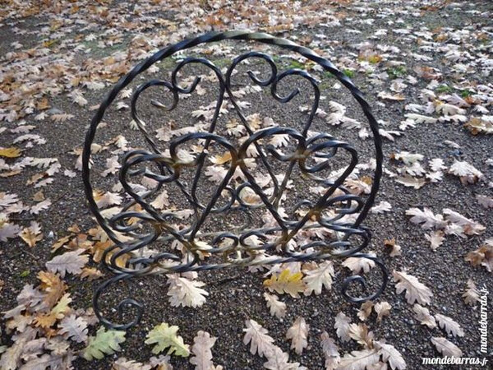 Porte revue fer forg&eacute;/journaux/journal (G) Décoration