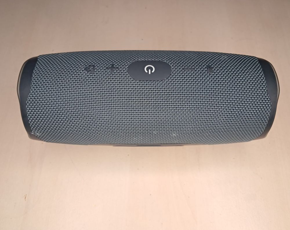 Enceinte JBL Charge Essential 2 ? bo&icirc;te, notice, housse Audio et hifi