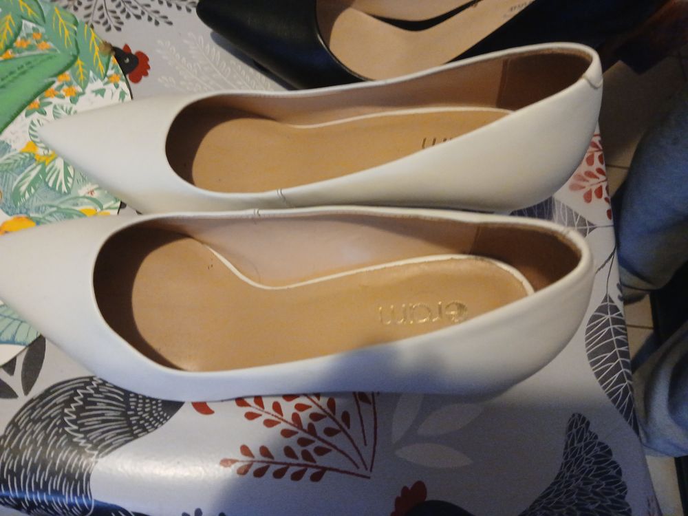 Chaussure femme cr&egrave;me Chaussures