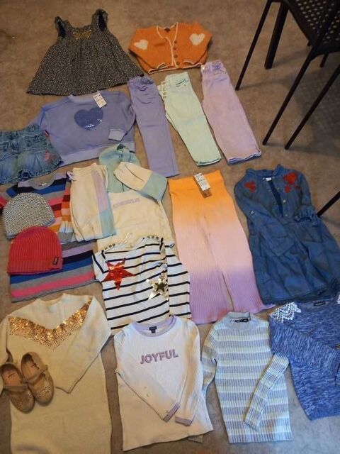 lot vetement fille 60 Montbrison (42)