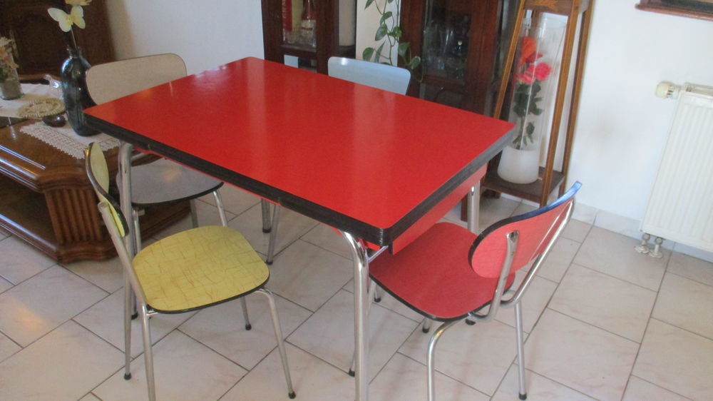 tables chaises et tabourets en formica Meubles