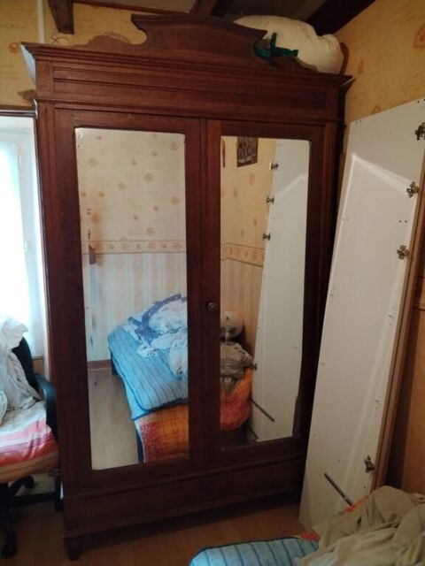 Armoire type ancien 800 Saint-Romain-de-Benet (17)