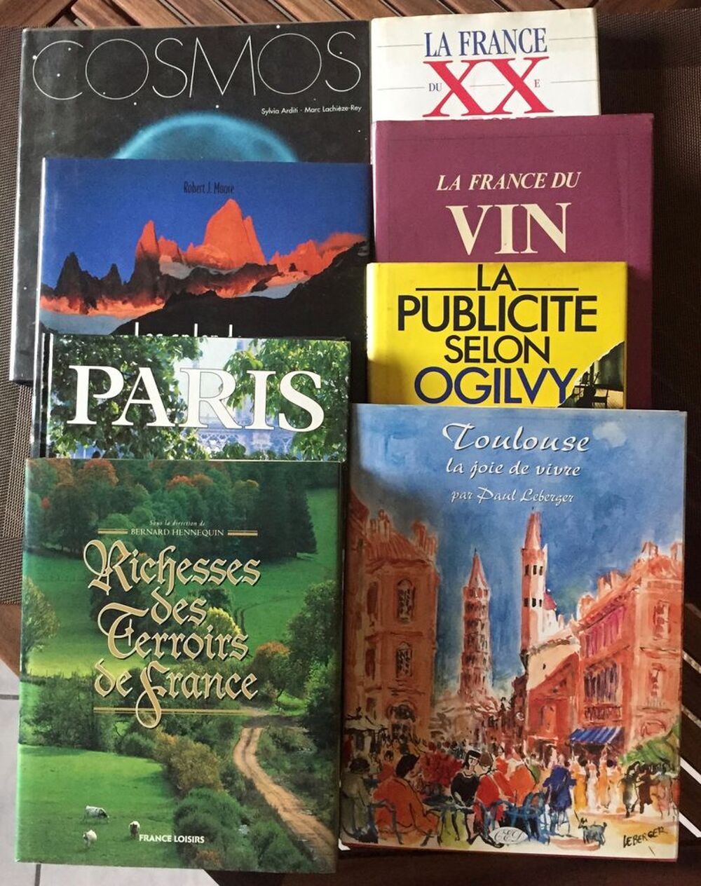 Lot de 8 LIVRES th&egrave;mes DIVERS Livres et BD