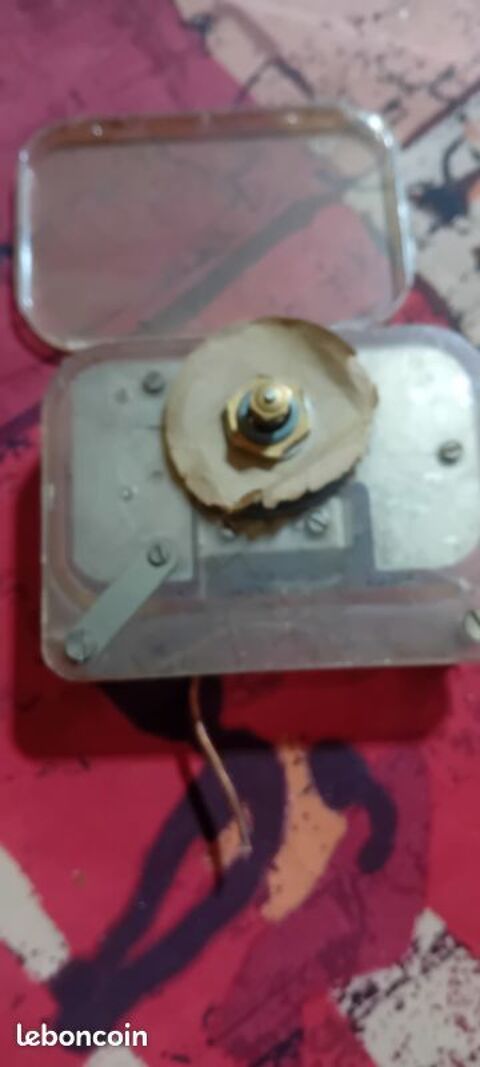 Moteur electrique vielle horloge Miramas (13)
