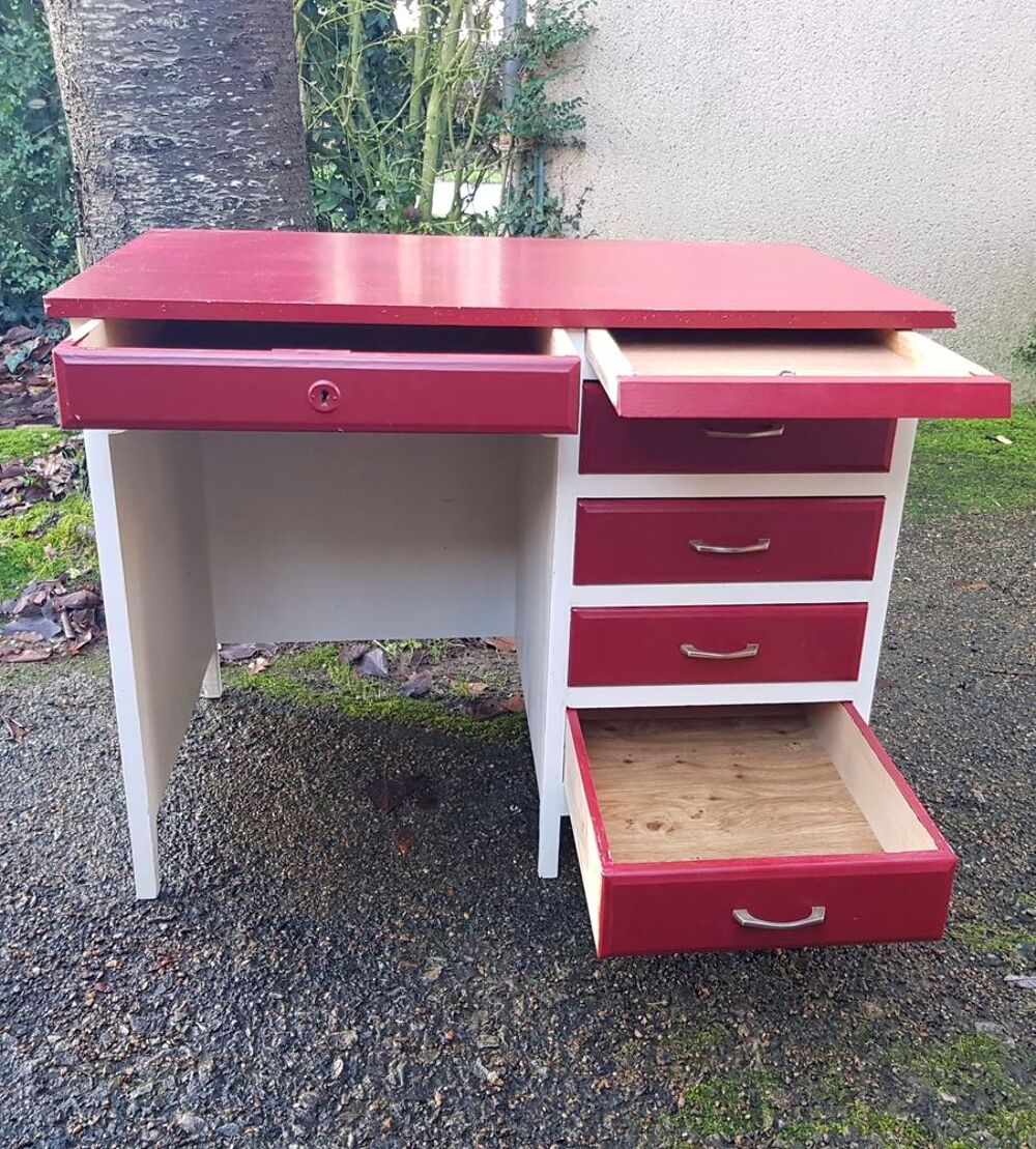 Bureau en bois peint en rouge et blanc Meubles