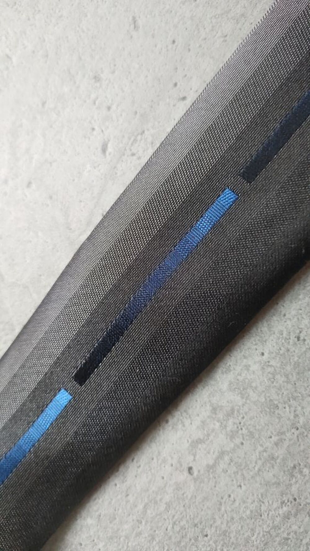 Cravate Armand Thiery ?? Studio '' 100% Soie - Liser&eacute; Bleu Vêtements