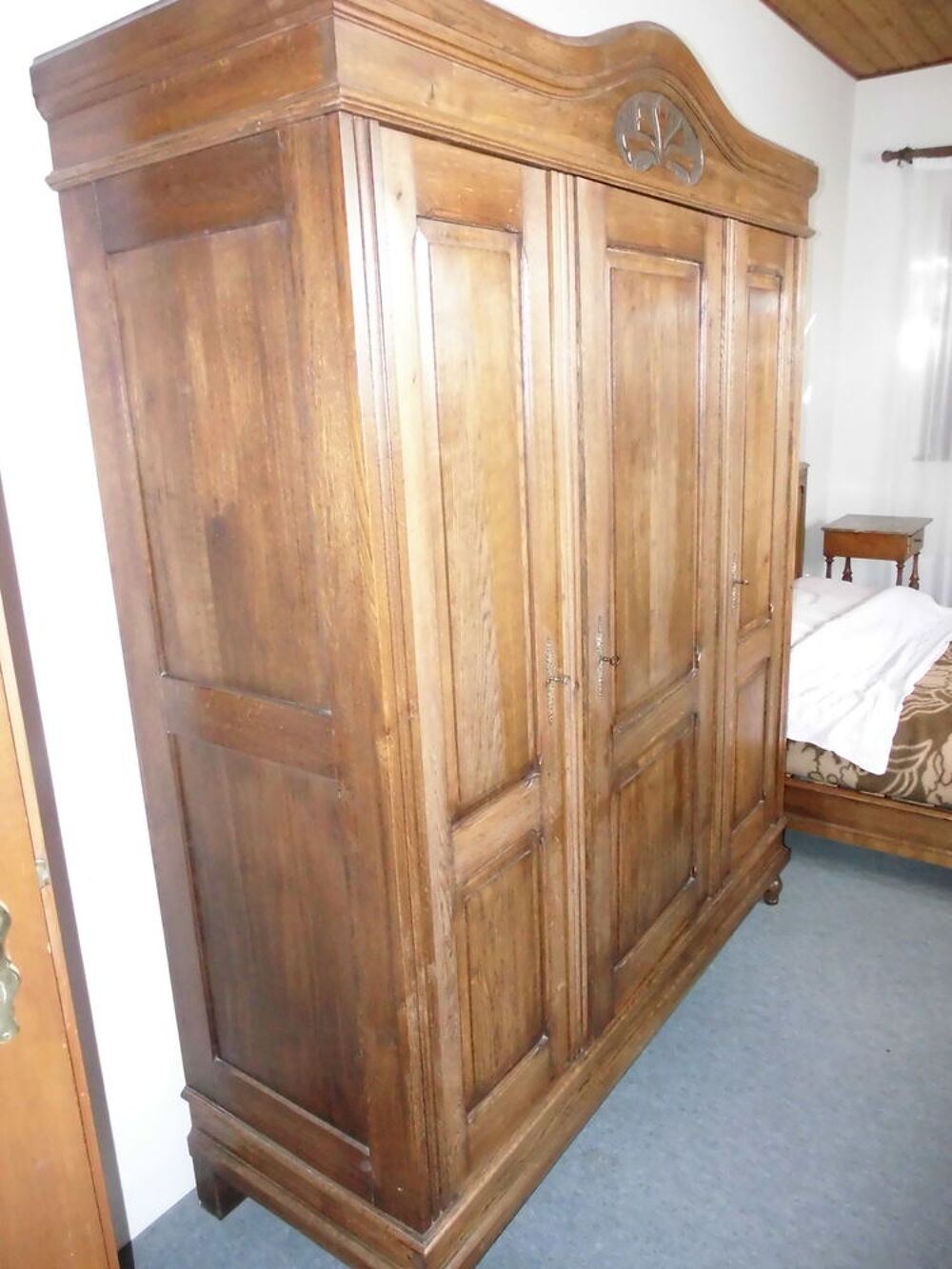 Belle armoire de chambre &agrave; coucher Meubles