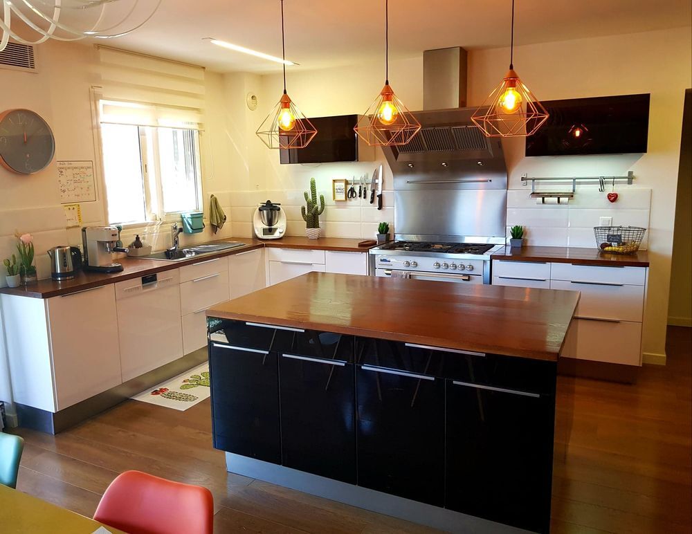CUISINE EQUIPEE EN FORME L + ilot + LV + EVIER + Mitigeur
Cuisine
